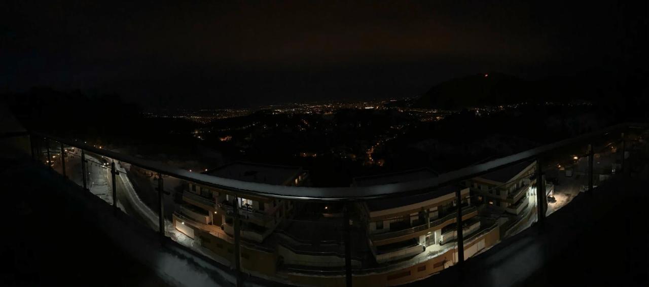 Seasons-top Of The Appartamento